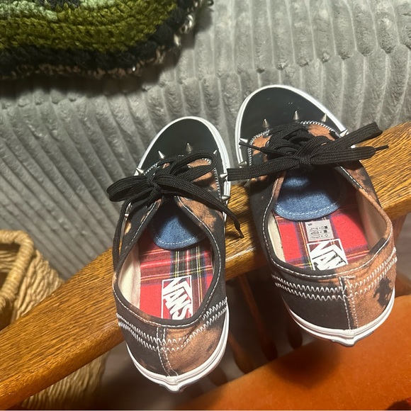 unisex VANs size 6 1/2 mens or 8 womens , black, leopard, plaid , & spiked - Picture 6 of 8